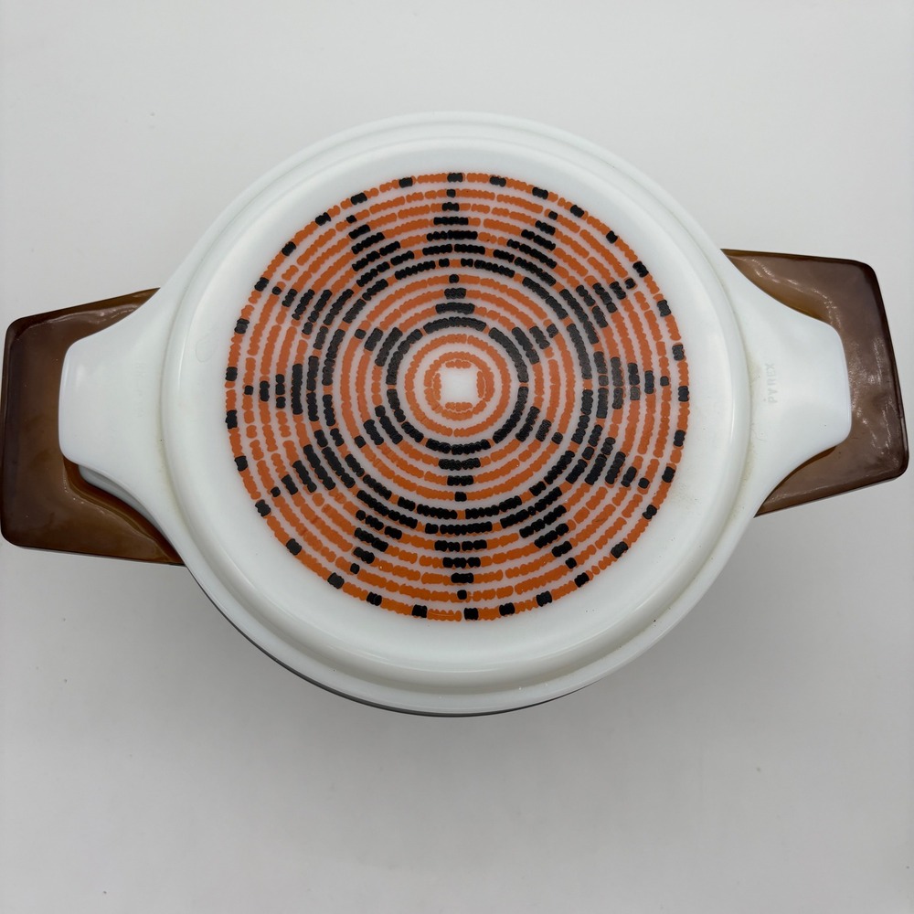 Vintage Pyrex  2.5 Qt Casserole Dish Pueblo Brown Aztec Sunburst Lid & Cradle
